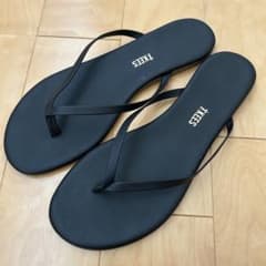 【美品】TKEES ティキーズ EU40 25.5㎝トングサンダル 黒 保存袋付のサムネイル