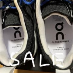 ［オン] ランニングシューズのサムネイル