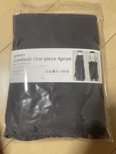 【新品未使用】キャミワンピースエプロン／KITINTO グレー　3COINSのサムネイル