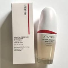 【未使用】SHISEIDO エッセンス スキングロウ ファンデーション 130のサムネイル