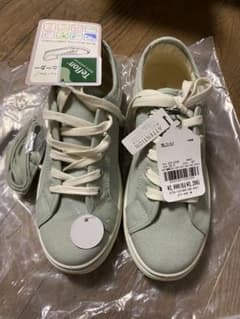 スニーカーのサムネイル