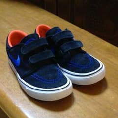 ナイキ スニーカーのサムネイル