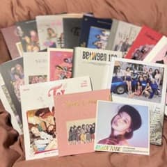 TWICE CD アルバム トレカ ステッカー レーベル TWICE CD アルバム トレカ ステッカー レーベル - メルカリ