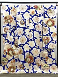 絵羽小紋振袖 金駒 金彩 大輪 紋意匠 身丈173cm MO3813 - メルカリ