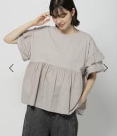 【新品　未使用】ニコアンド　フリルキリカエペプラムTシャツのサムネイル