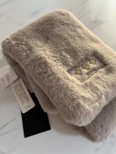 【未使用タグ付き】TATRAS マフラーのサムネイル
