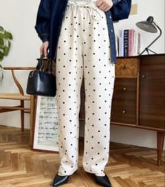 ドット柄 パンツ ベージュ Mのサムネイル