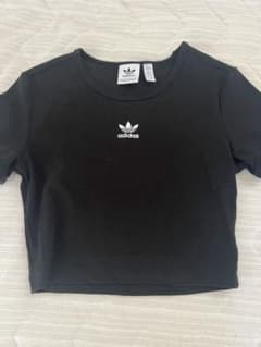 adidas クロップドトップ ブラックのサムネイル