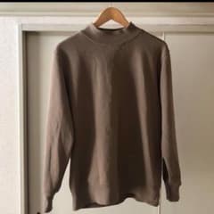 GU　スウェット　ベージュのサムネイル