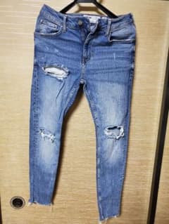 Bershka ベルシェカ　デニム　ジーンズのサムネイル