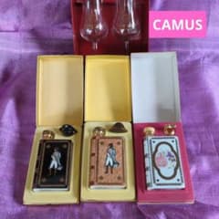 ♦️CAMUS♦️ナポレオンデザインのブランデーミニボトル3点セット　グラス付 ♦️CAMUS♦️ナポレオンデザインのブランデーミニボトル3点セット