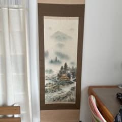山水画 掛軸 伝統的な和風デザイン