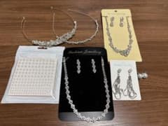 ブライダルアクセサリー セット ティアラ ネックレス ピアスのサムネイル