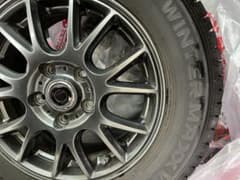 【追加値下】新品同様！スタッドレス（195/65/R15）ホイル、ボクシー等に！のサムネイル