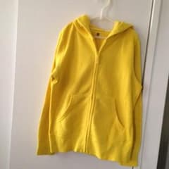 【新品同様】キッズ140 ★ UNIQLO フード付きジップ・パーカーのサムネイル