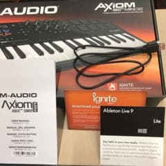 M-AUDIO Axiom AIR Mini 32 midiキーボードのサムネイル
