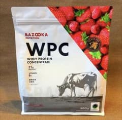 BAZOOKA バズーカ岡田 WPC ホエイプロテイン 900g ストロベリー - メルカリ