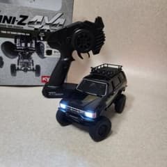 ミニッツMINI-Z 4ランナー(ハイラックスサーフ)アクセサリー付きブラック ミニッツMINI-Z 4ランナー(ハイラックスサーフ)アクセサリー付き