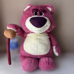 トイストーリー ロッツォ ふわふわ立ちポーズ超超BIGぬいぐるみ つえ持ち