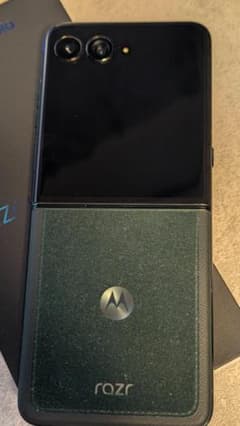 Motorola razr 60 Ultra 国内版 simFR 16/512のサムネイル