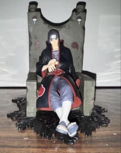 NARUTO うちはイタチ フィギュア 椅子付きのサムネイル