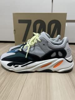 アディダス イージーブースト700 ウェーブ ランナーのサムネイル
