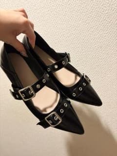 【美品】ポインテッドトゥフラットシューズ 黒のサムネイル
