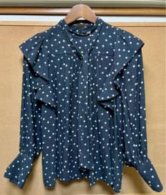 ハグオーワー Cloth & Cross ドット柄フリルブラウス - メルカリ