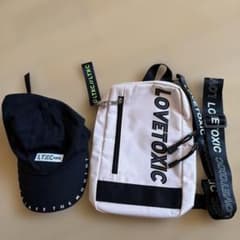 LOVETOXIC ボディバッグとキャップセットのサムネイル