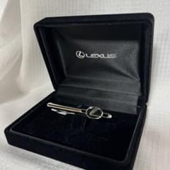 新品未使用 LEXUS レクサス ネクタイピン 箱付き シルバー　ロゴ刻印 美品 LEXUS レクサス ネクタイピン 箱付き シルバー ロゴ刻印 - メルカリ