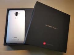 HUAWEI Mate 9 Gold 64 GB SIMフリーのサムネイル
