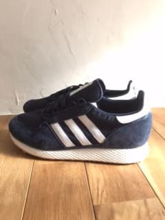 adidas アディダス スニーカーのサムネイル