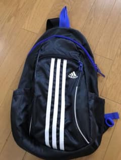 アディダス 斜め掛けバックのサムネイル