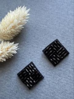 ハンドメイド スクエアビーズ刺繍 ピアス イヤリングのサムネイル
