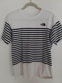 THE NORTH FACE ボーダーTシャツのサムネイル