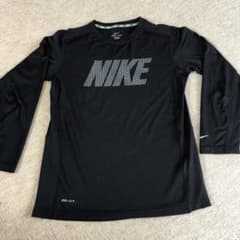NIKE ジュニア　160サイズ　長袖　黒のサムネイル