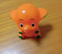 ゾウのフィギュア オレンジ色 ミニチュアのサムネイル