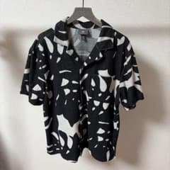 【美品】H&M ボタニカル柄 半袖シャツのサムネイル