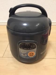 炊飯器　SANYO製　4合炊き(0.72L)のサムネイル