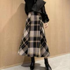SNIDEL ロービングチェックフレアスカート　0サイズ　BEGのサムネイル