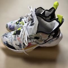 Jordan Why Not スニーカー グラフィティ柄のサムネイル