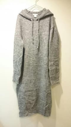 H&M  ニットパーカーワンピースのサムネイル