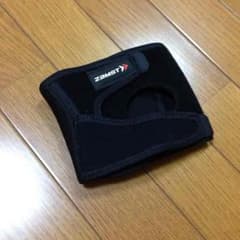 膝サポーターのサムネイル