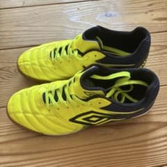 UMBRO フットサルシューズ イエロー ネイビー　　26.5cmのサムネイル