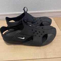 NIKE キッズ サンダル ブラック　22cmのサムネイル