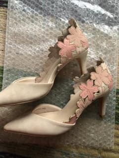 ミィ様専用パンプス　桜　ベビーピンクのサムネイル