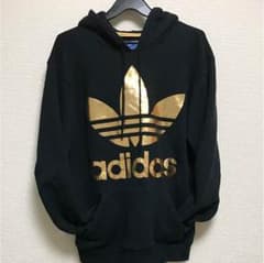 adidasのサムネイル