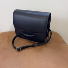 VASIC ショルダーバッグ ブラックのサムネイル
