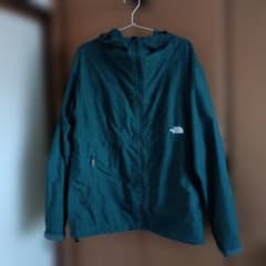 THE NORTH FACE ダークグリーン マウンテンパーカーのサムネイル
