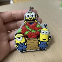 ミニオンズ いちご狩り ラバーキーホルダーのサムネイル